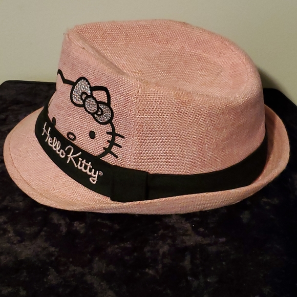 Hello Kitty Hat - Picture 2 of 8